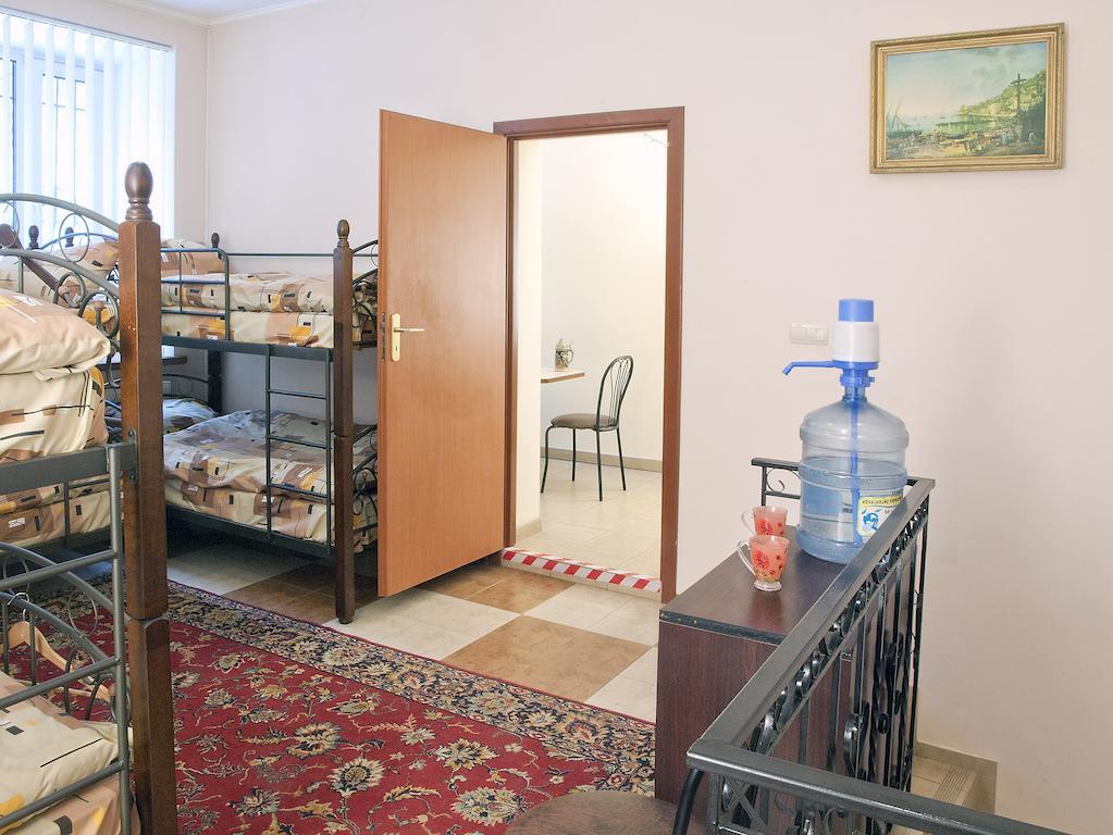 Niko Hostel Lviv Quarto foto